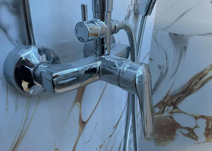 Marienhof Free Parking * 라티